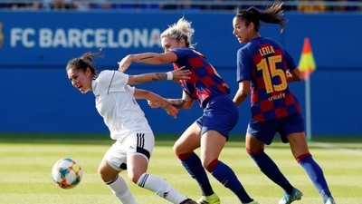 HOY / Gol paraguayo en el primer clásico femenino del fútbol español