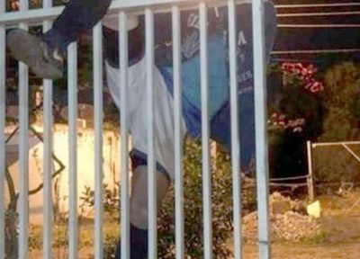 Intentó ingresar a robar y quedó colgado por portón