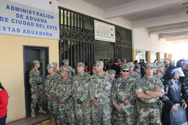 CDE: paseros protestan por corrupción en Aduanas