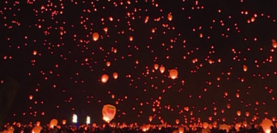 Cielo de Filadelfia se ilumina con faroles chinos 