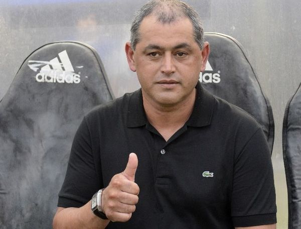 Arce dirige a su sexto equipo en el fútbol paraguayo