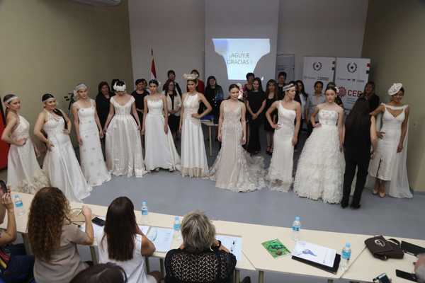 Artesanas expusieron sus productos textiles y confecciones | .::Agencia IP::.