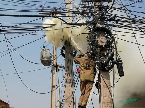 90.000 casas en Central sin electricidad por ráfagas de viento