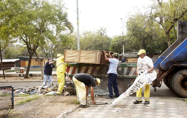 Aún hay 10 mil familias damnificadas instaladas en espacios públicos - Nacionales - ABC Color