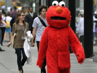 "Elmo" arrestado por agredir sexualmente a una menor de edad en Times Square