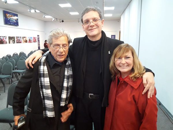 Escritores paraguayos participan en feria uruguaya