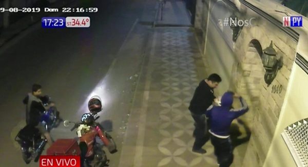 Motochorros atacan a repartidor de comidas | Noticias Paraguay