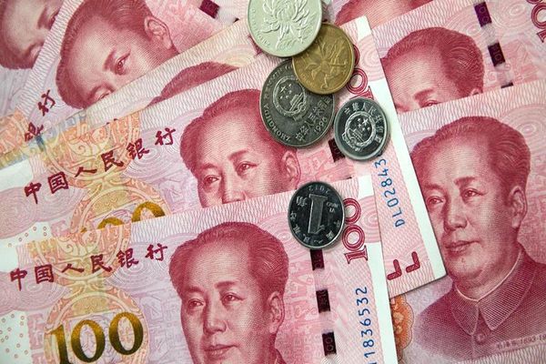 China da una señal de que seguirá debilitando su moneda a medida que se intensifique la guerra comercial.