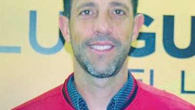 Para Bava es  bueno jugar el  torneo y Copa