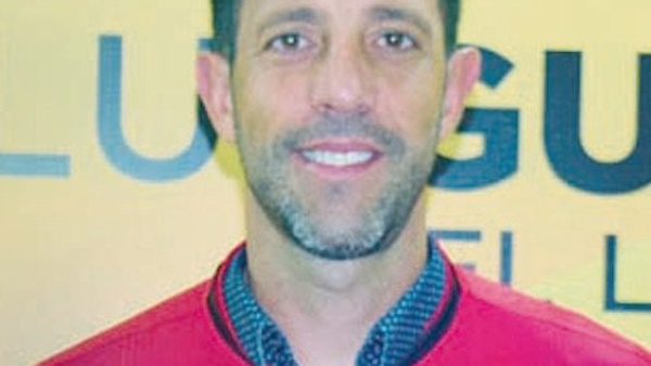 Para Bava es bueno jugar el torneo y Copa