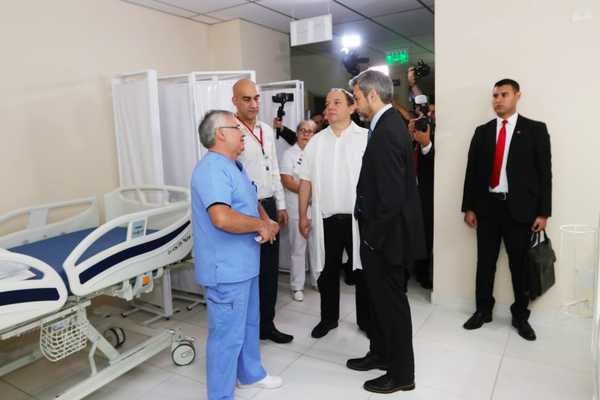 Abdo Benítez anuncia más inversiones en el Hospital de Trauma tras visita sorpresa | .::Agencia IP::.