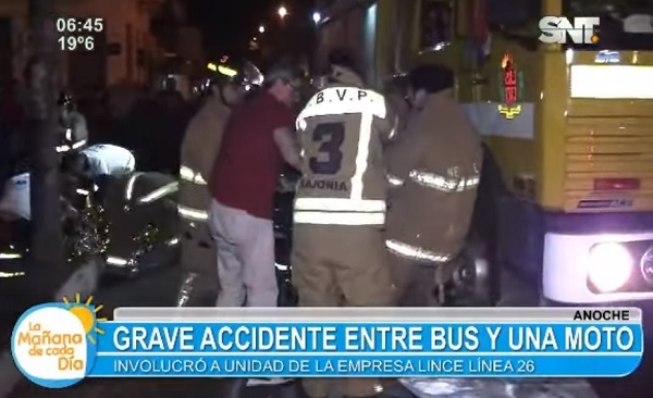 Falla en semáforo causa grave accidente en Asunción