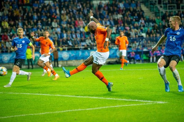 Holanda golea y confirma su recuperación - Fútbol - ABC Color