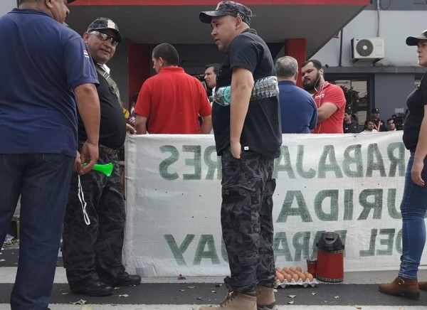 Guardiacárceles obtienen acuerdo parcial y seguirán dialogando para lograr mejoras