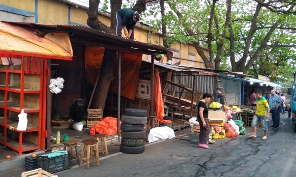 Desalojo de vendedores en Mercado de San Lorenzo