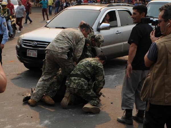 Cuatro aprehendidos en incidentes con paseros de Ciudad del Este