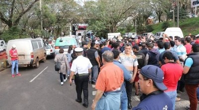 Apuestan por la formalidad y repudian los saqueos