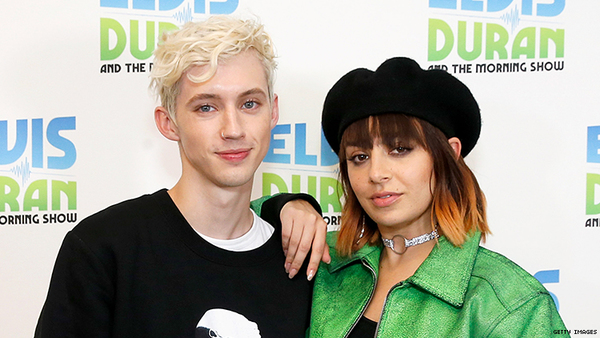 Escuchá la nueva canción de Charli XCX y Troye Sivan, ‘2099’