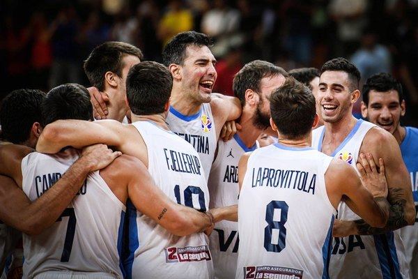 Argentina da el golpazo ante Serbia y está en semis