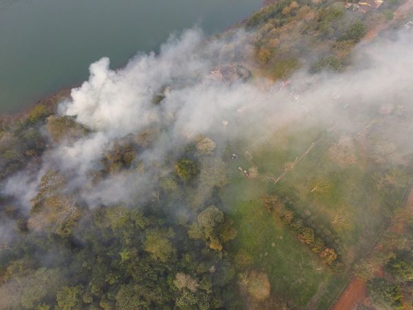 Fuego consumió parte del predio del Paraná Country