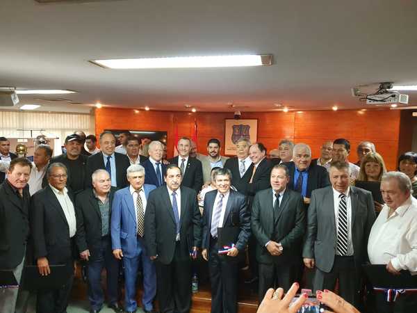 Campeones de América son declarados ciudadanos ilustres de Asunción