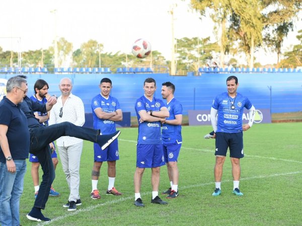 Escobar, "feliz" de estar en Villa Elisa