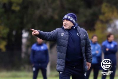 Maradona dirige su primera práctica - Fútbol - ABC Color