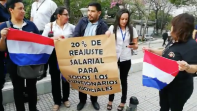 HOY / Funcionarios judiciales logran primer paso para reajuste salarial del 20 %