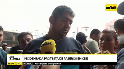 Incidentada protesta de paseros en CDE - ABC Noticias - ABC Color