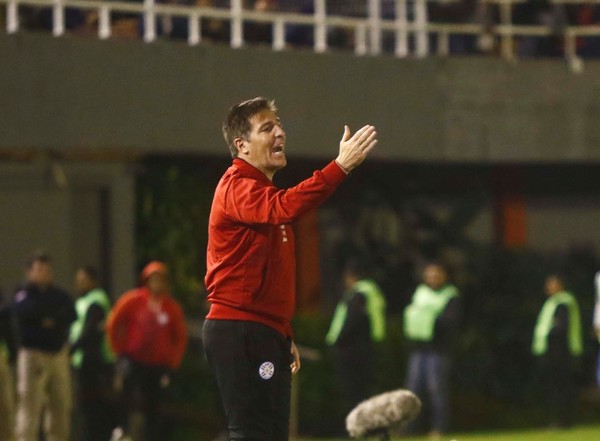 Eduardo Berizzo cumple 10 partidos al frente de la selección