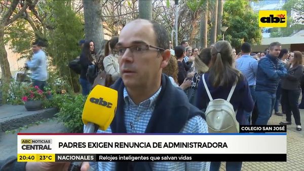 Padres exigen renuncia de administradora - ABC Noticias - ABC Color