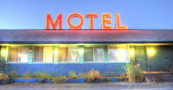 Desconocidos pelaron motel y a sus clientes