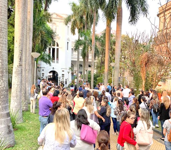 Padres de alumnos emplazan a directivos del Colegio San José