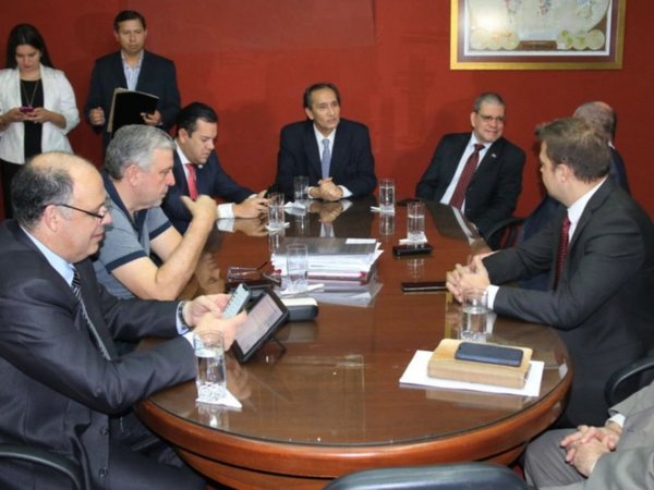 Según CBI, Ejecutivo conocía firma de acta y negociado de la energía