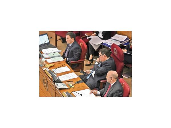 Llano sugiere que Anticorrupción investigue denuncias en Ejecutivo