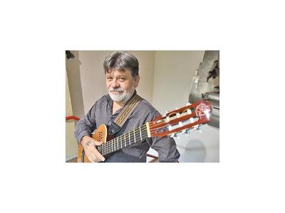Flecha: “Pete Seeger es un referente musical y ético”