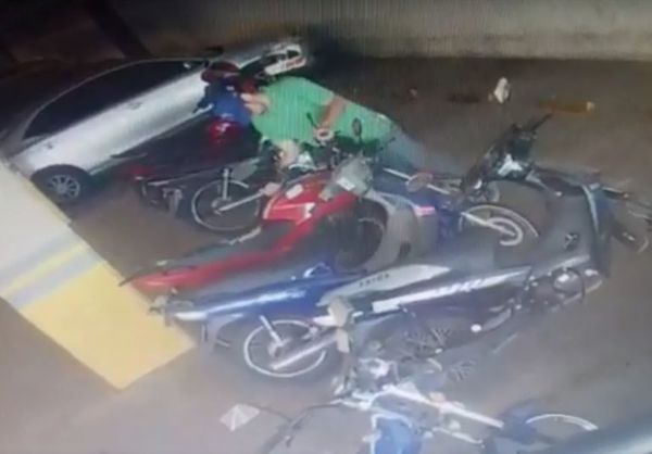 Atrapan a “robamotos” en pleno acto delictivo - Judiciales y Policiales - ABC Color