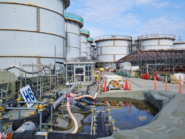 Japón analiza verter agua contaminada de Fukushima en el océano Pacifico