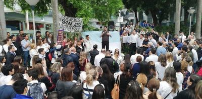 Padres siguen presión y exigen transparencia en el Colegio de San José