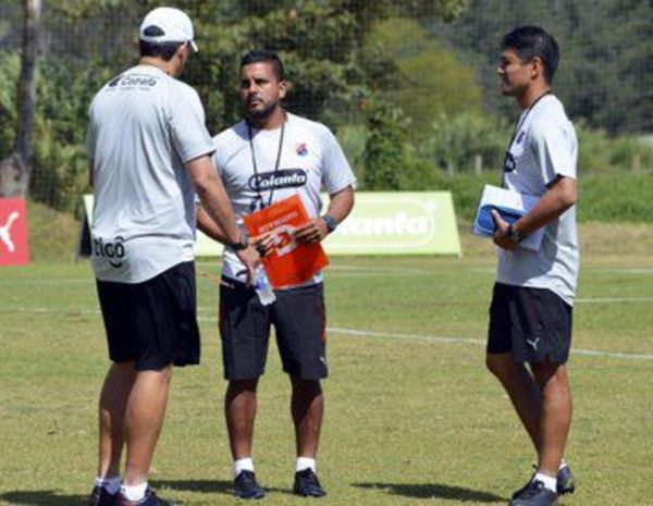 Aldo Bobadilla debuta en el DIM - Fútbol - ABC Color