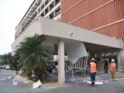 Abrirán investigación por derrumbe del cielorraso de IPS