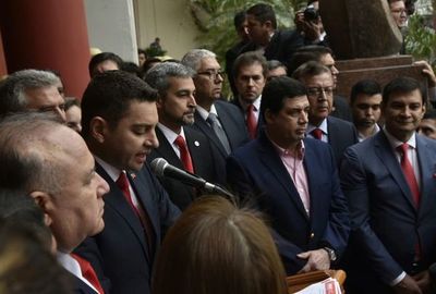 Festejo en la ANR, con pocos representantes de Honor Colorado y rabona en el Congreso - Nacionales - ABC Color