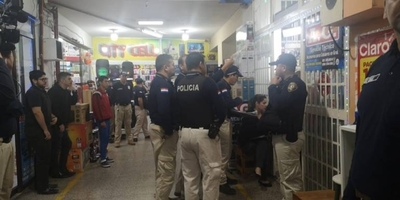 HOY / Robo de G. 40 millones y 100 celulares: allanan local de Bonanza