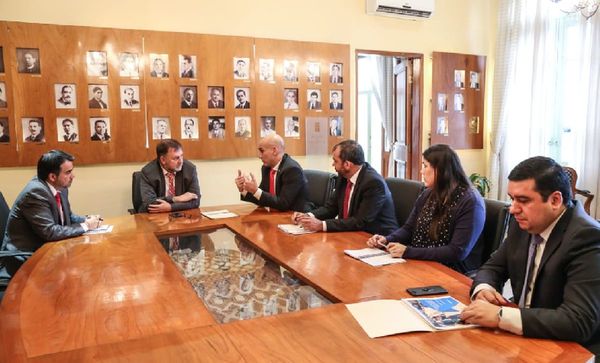 Trabajan para mejorar infraestructura de hospitales del país