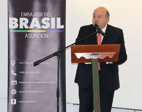 Dispararon a contrabandistas, no a bomberos, dice embajador de Brasil