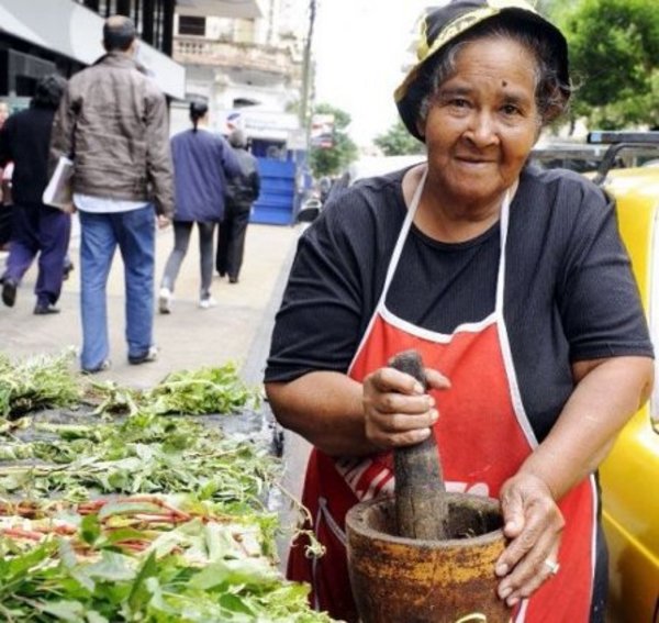 Mujer paraguaya “Kuña guapa”