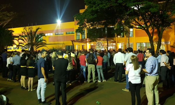 LA UNE SE DECLARA EN SITUACIÓN DE PARO GENERAL
