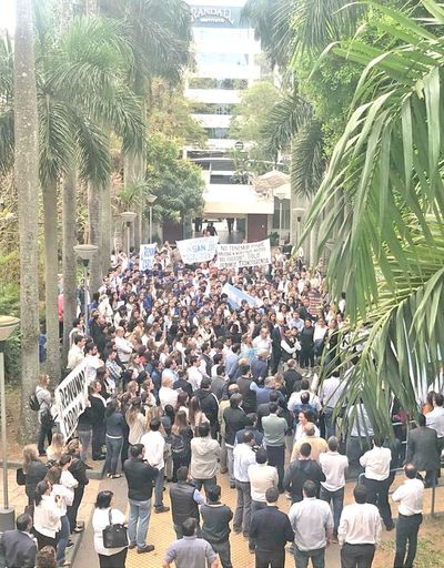 Gestión de administradora genera conflicto en el colegio San José