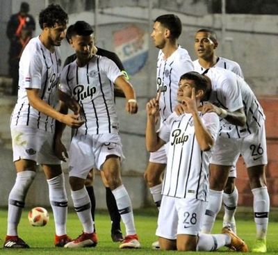 Libertad se anota en cuartos