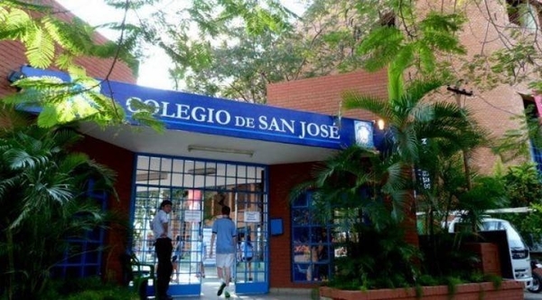 HOY / Tras denuncias y presión de padres, desvinculan a directora administrativa del Colegio San José